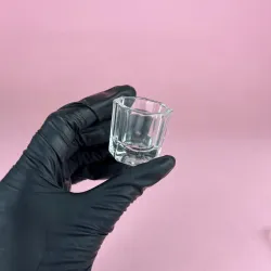 Скляний стаканчик